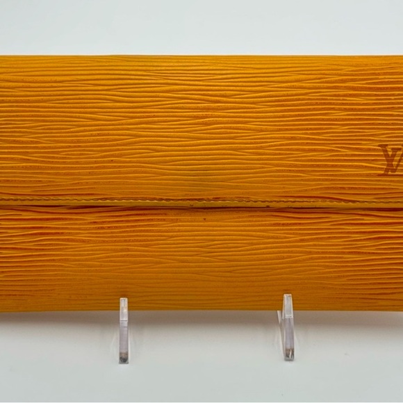 Louis Vuitton Vintage BUNDLE Yellow Epi Leather Bucket Noe and matching wallet - Picture 3 of 16